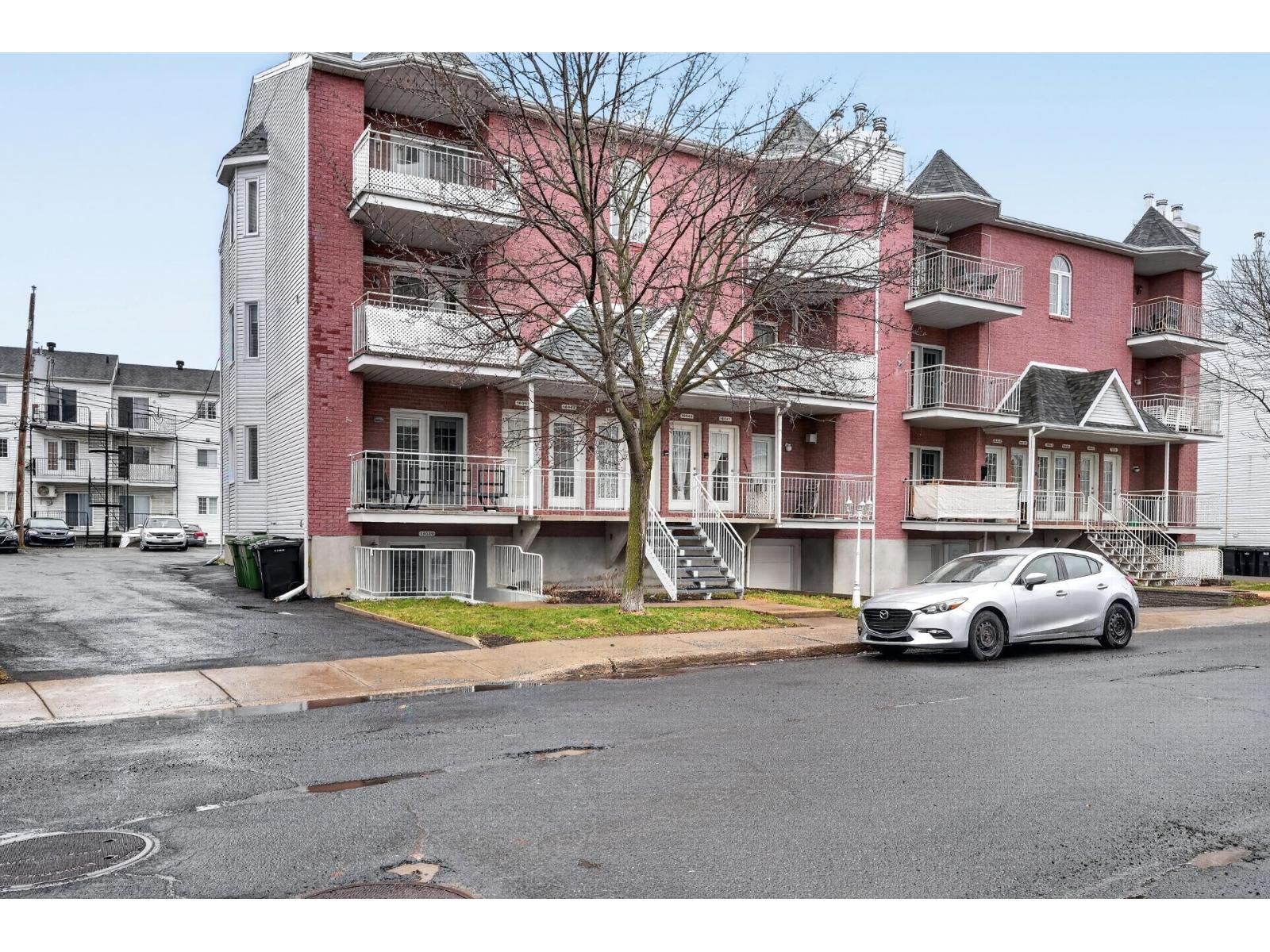16039 Rue Victoria