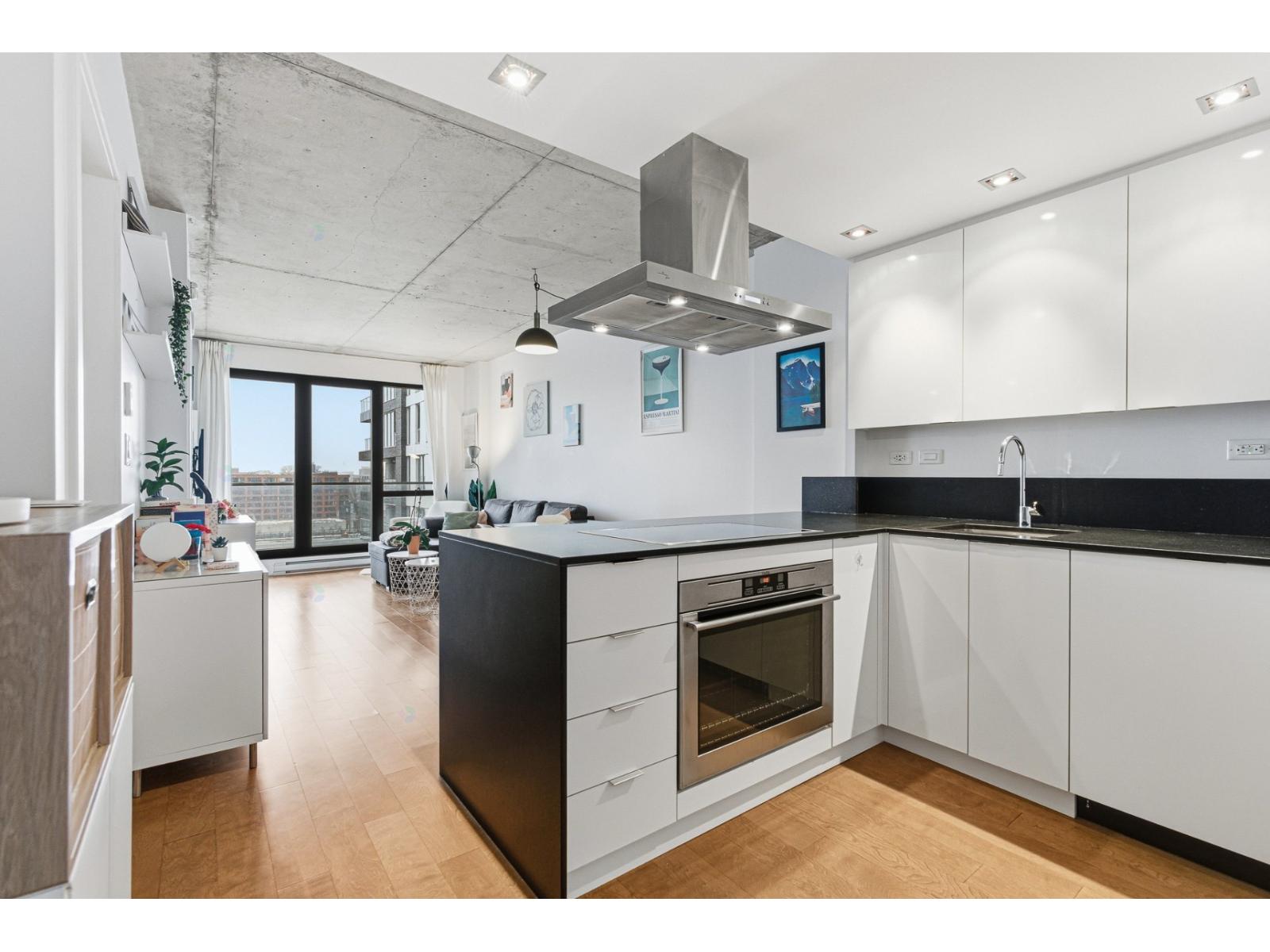 705 Rue William