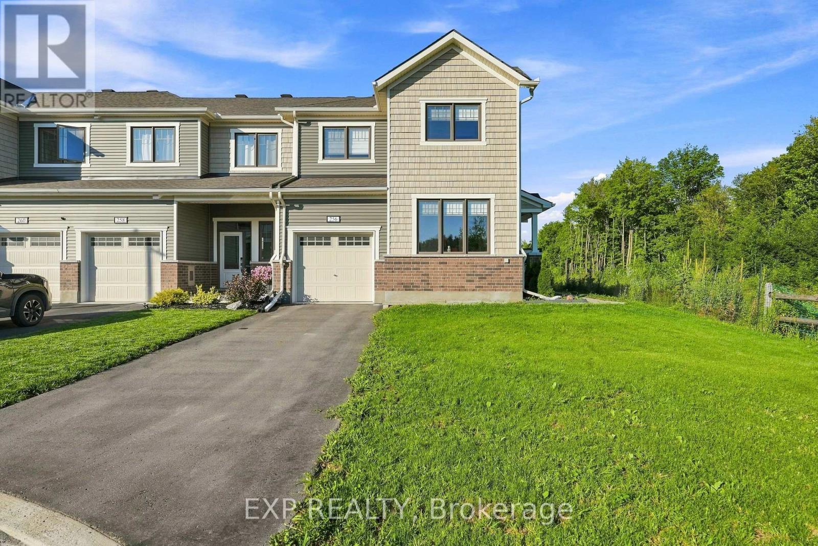 256 BILLRIAN CRESCENT