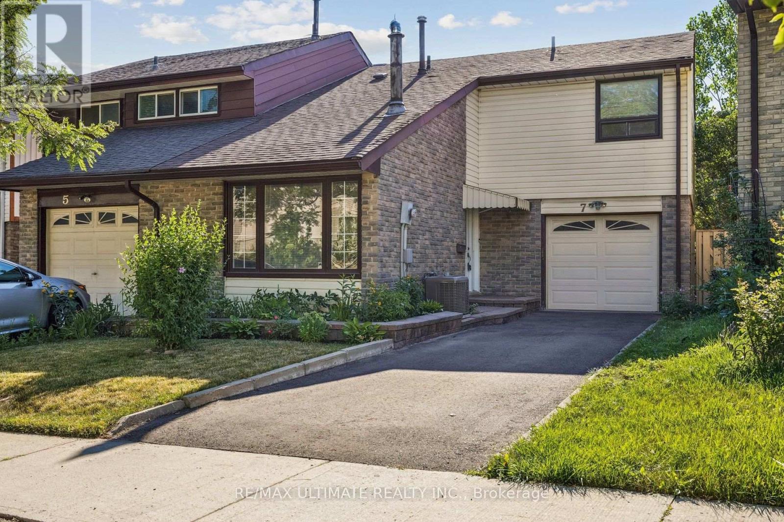 7 PUMFREY CRESCENT