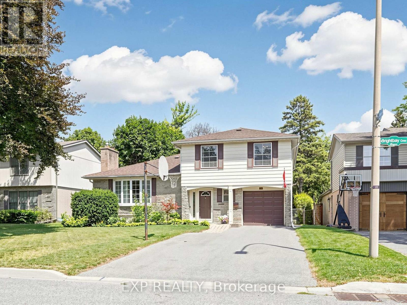 37 BRIGHTBAY CRESCENT