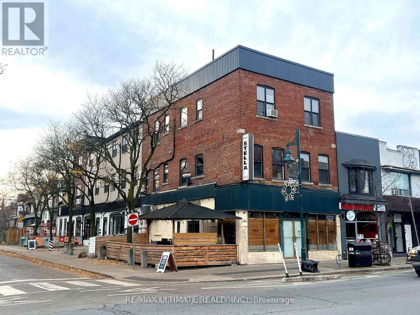 301 - 432 ST CLARENS AVENUE