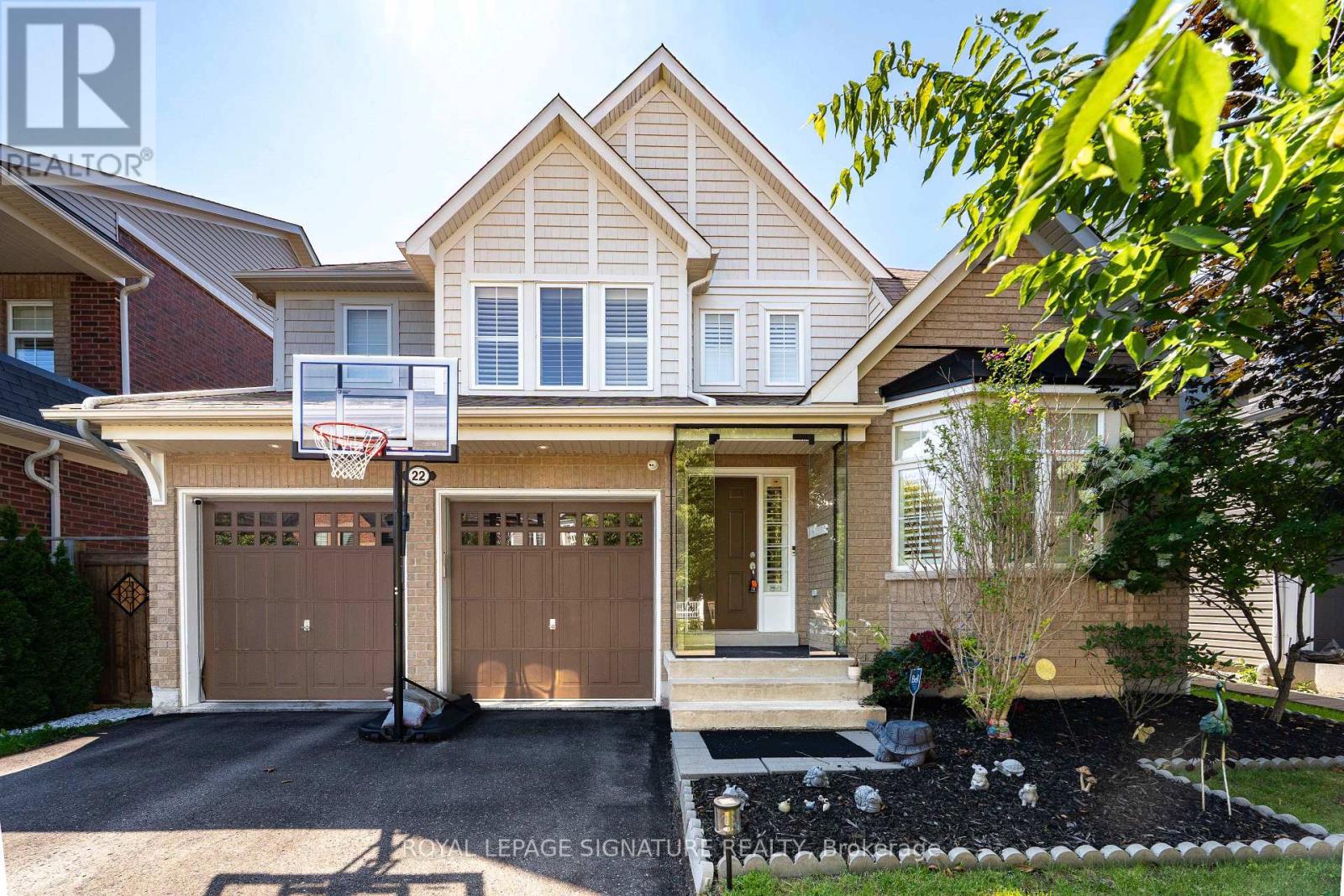 22 NORTHCASTLE CRESCENT