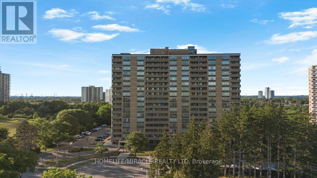 903 - 40 PANORAMA COURT