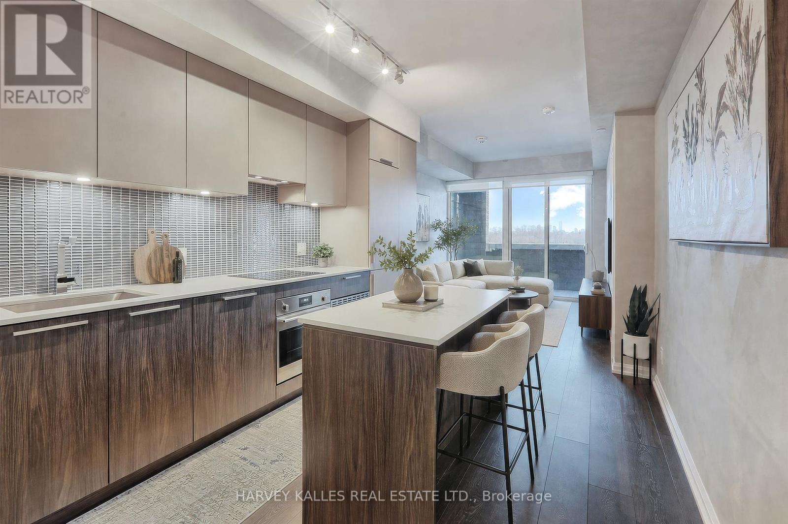 412 - 4208 DUNDAS STREET W