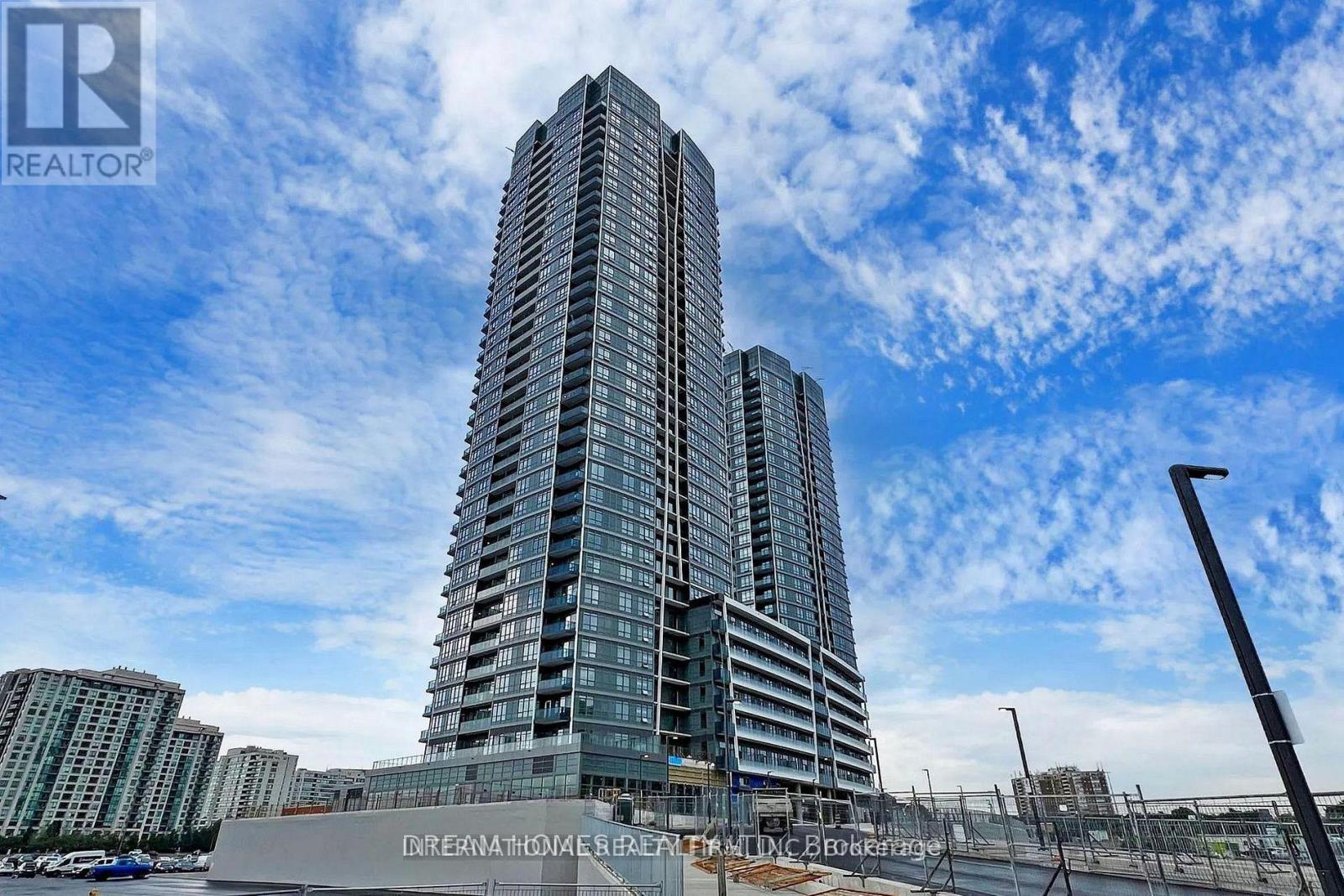 3303 - 30 UPPER MALL WAY