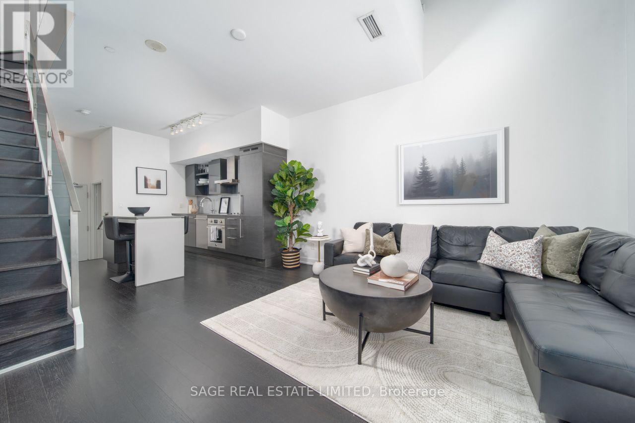 118 - 1030 KING STREET W