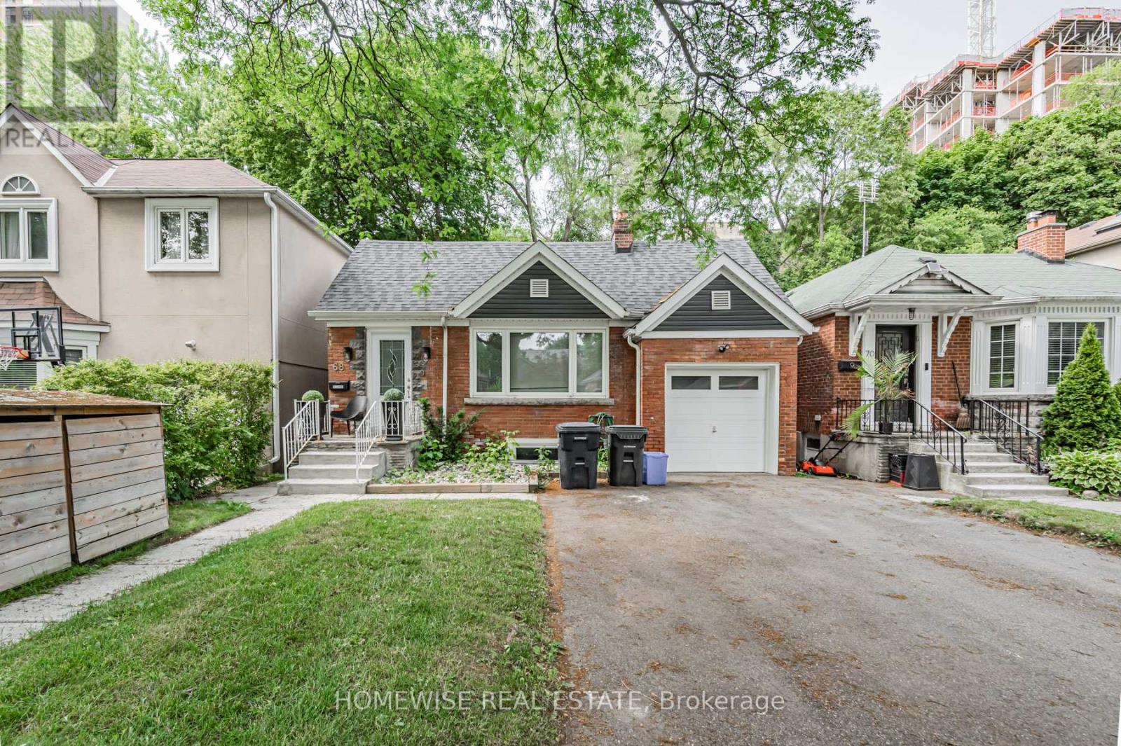 LOWER - 68 FAIRLEIGH CRESCENT