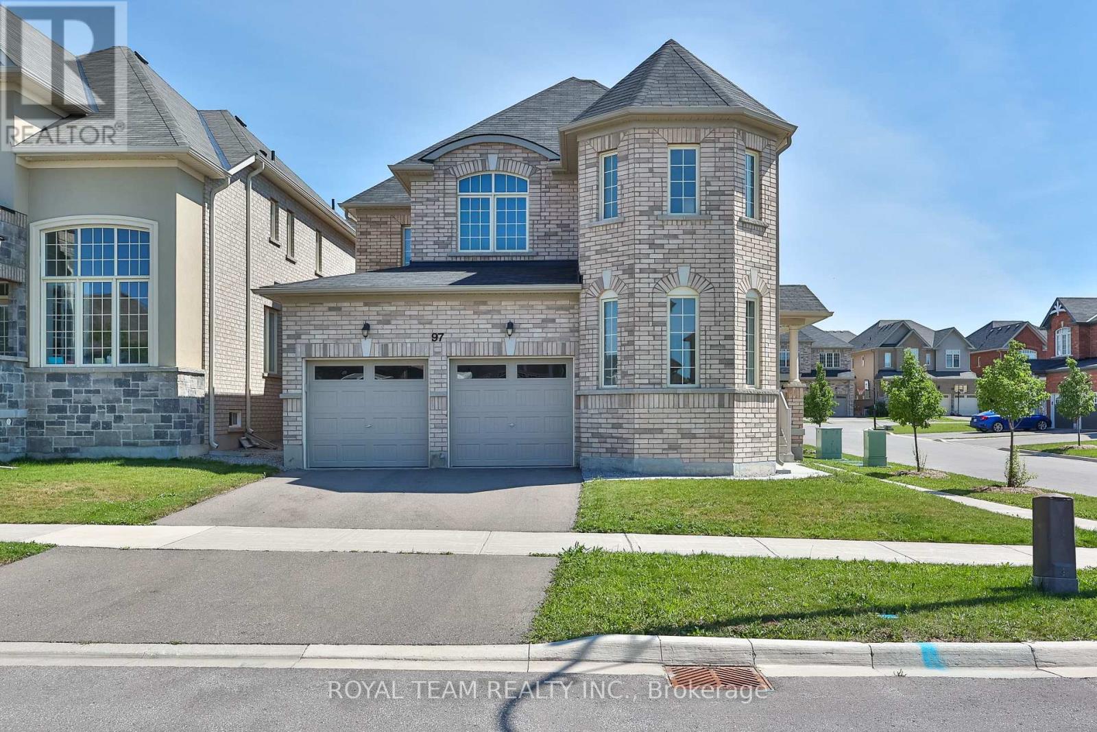 97 KINGKNOLL CRESCENT