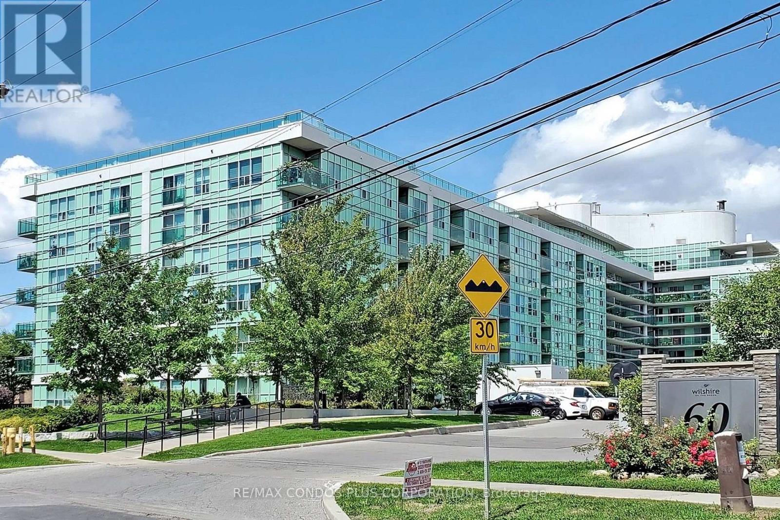 315 - 60 FAIRFAX CRESCENT