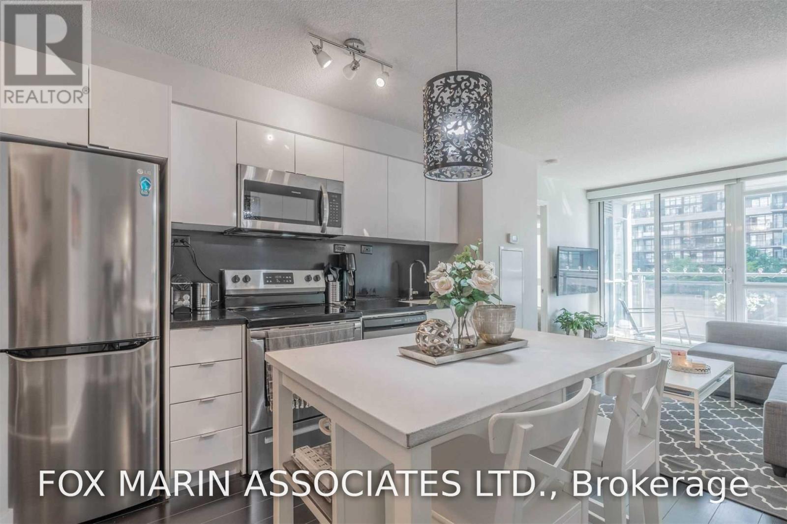 302 - 10 CAPREOL COURT