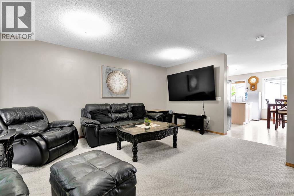 238 Covepark Way NE