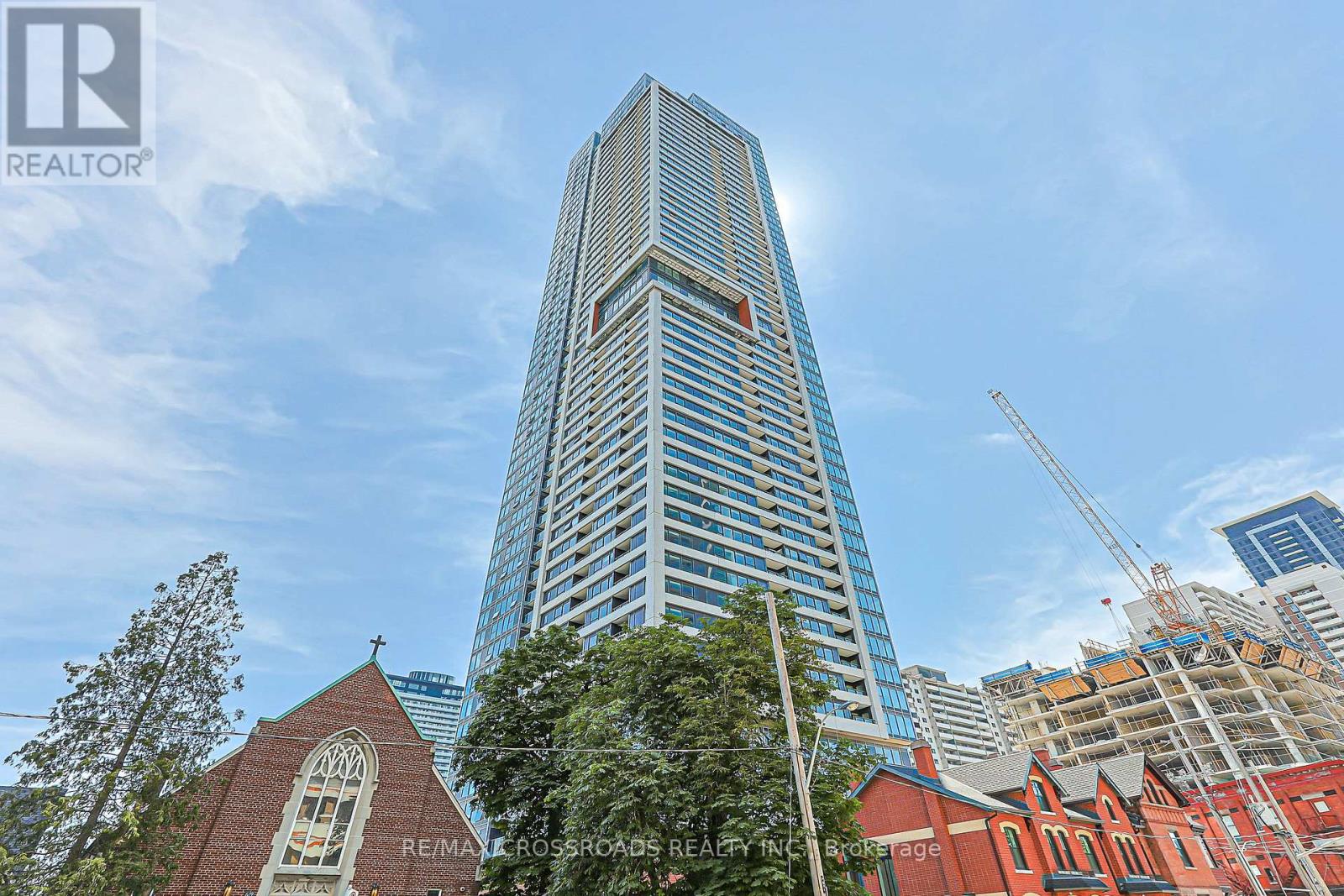 1204 - 609 SHERBOURNE STREET