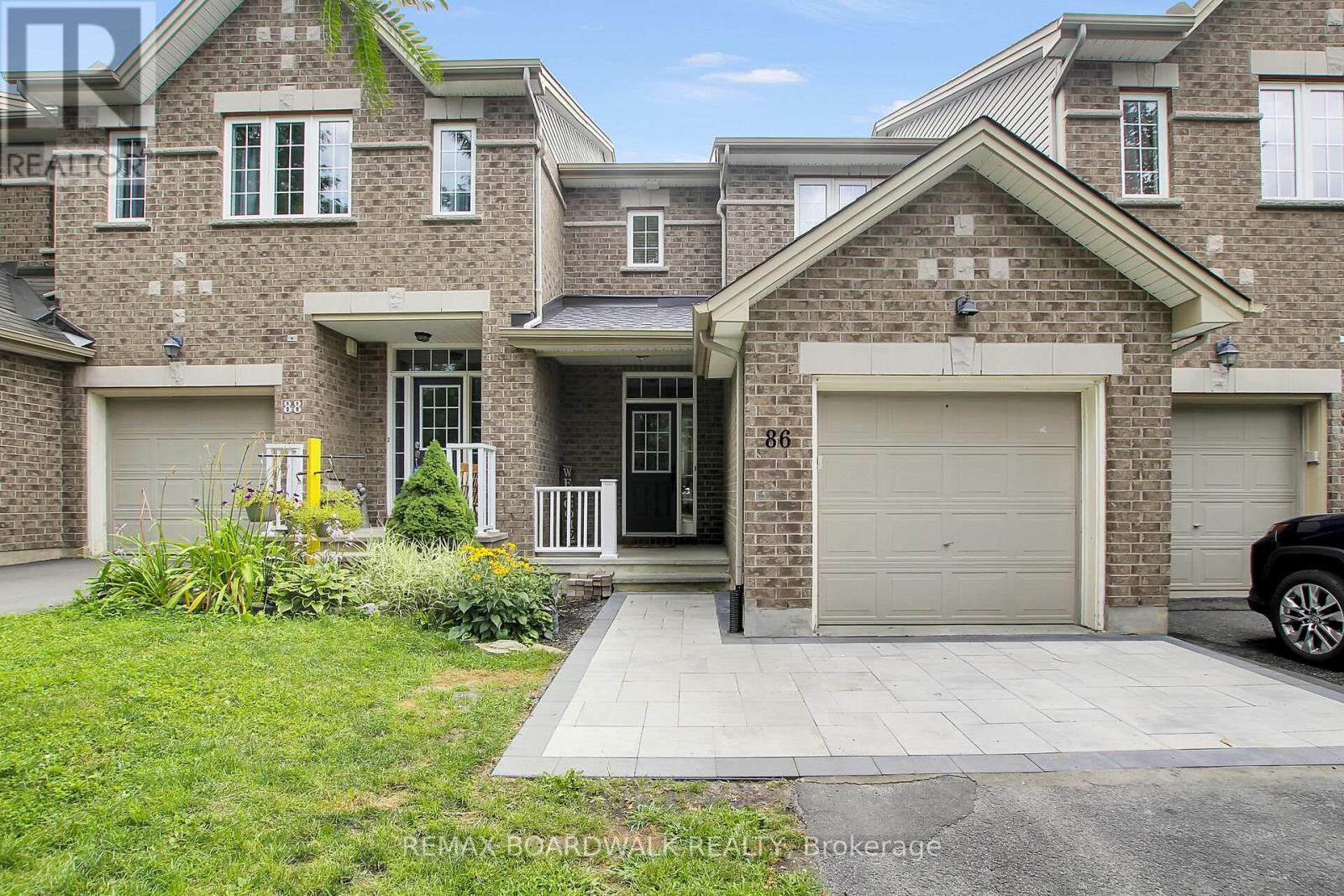 Townhouse in Emerald Meadows