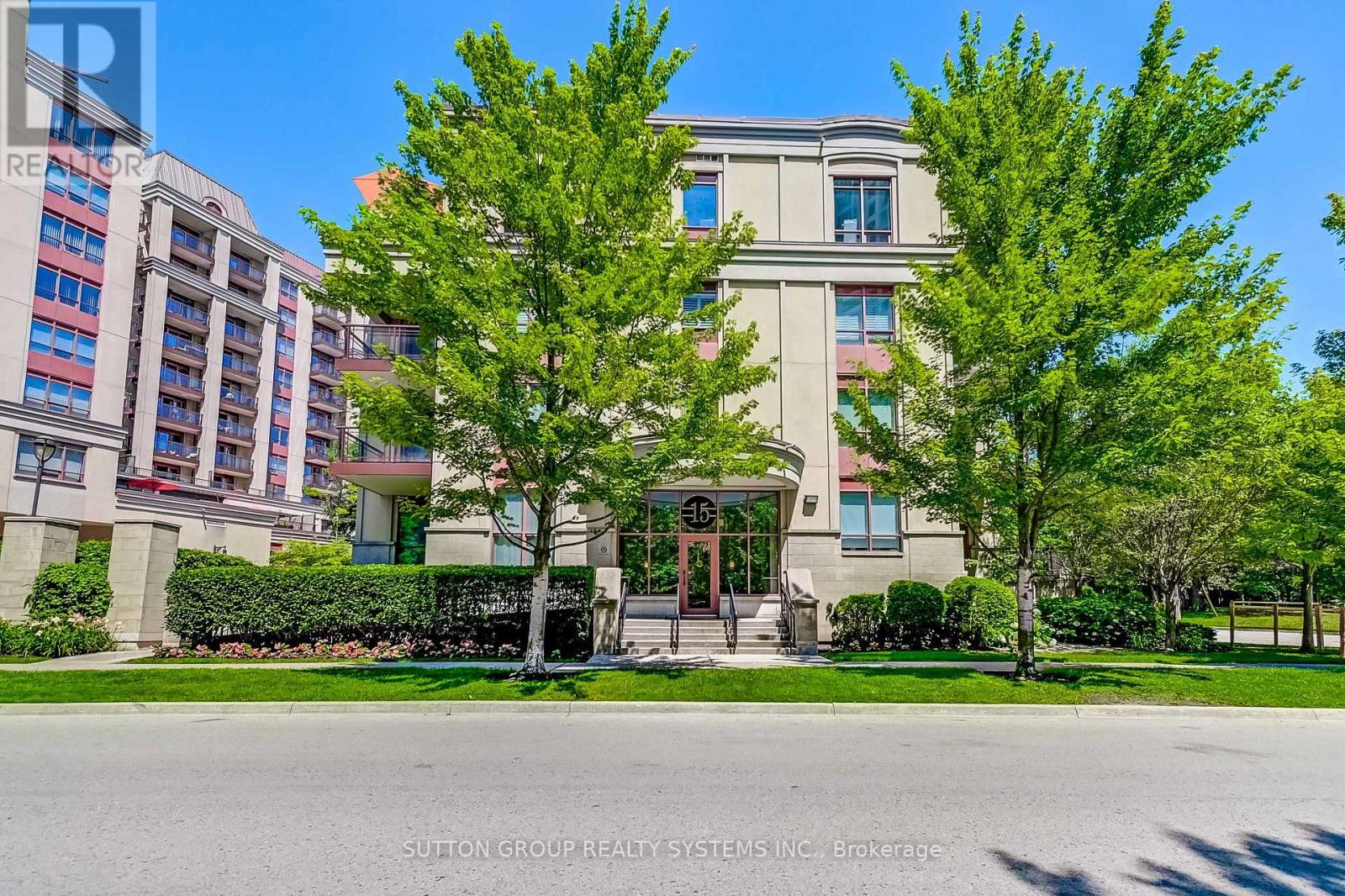 408 - 15 REAN DRIVE