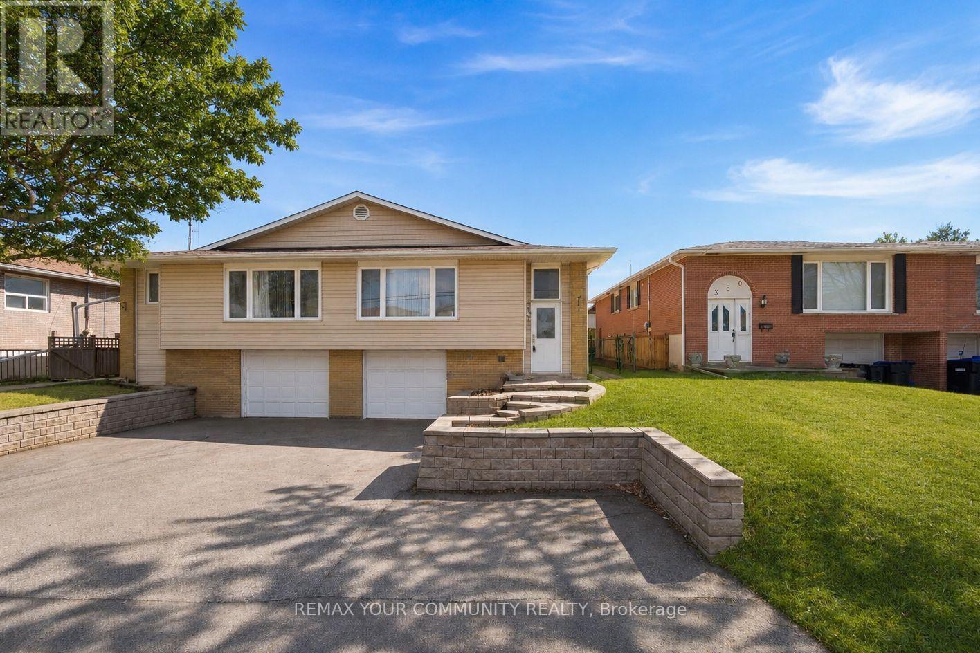 UPPER - 376 AGAR AVENUE