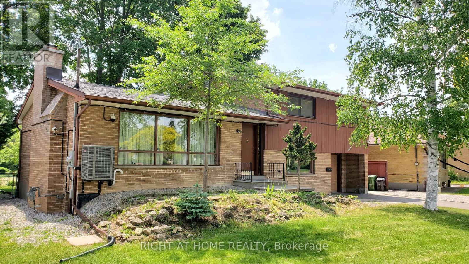 1 - 169 YORKVIEW DRIVE