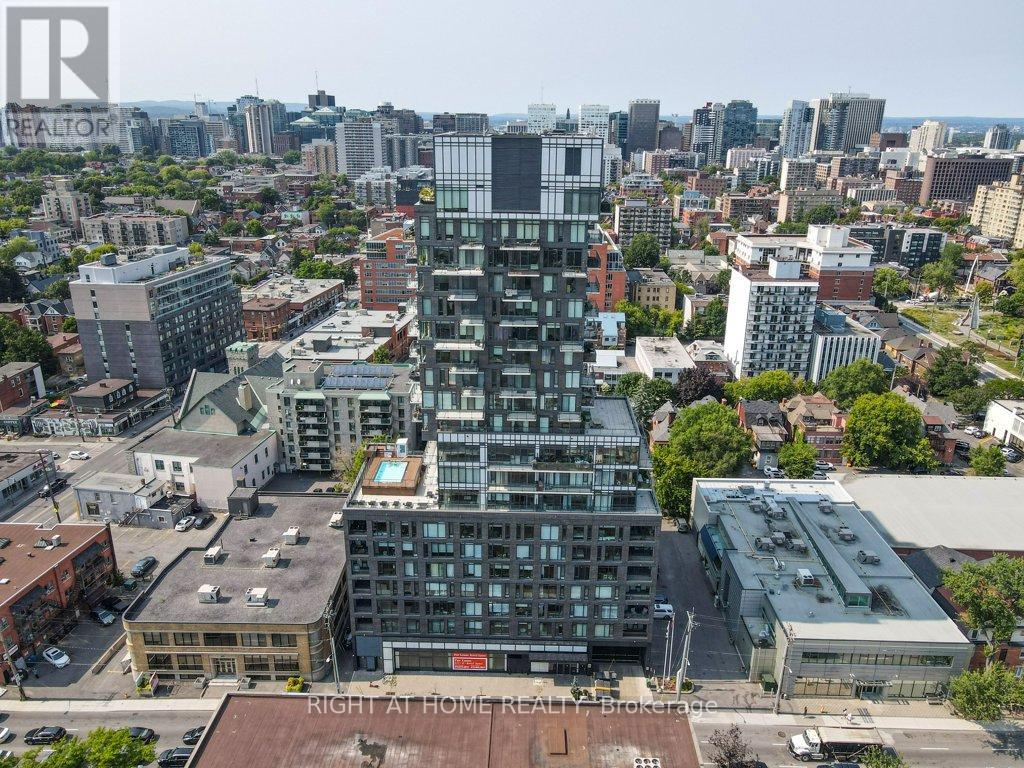 Modern high-rise condo on Catherine Street