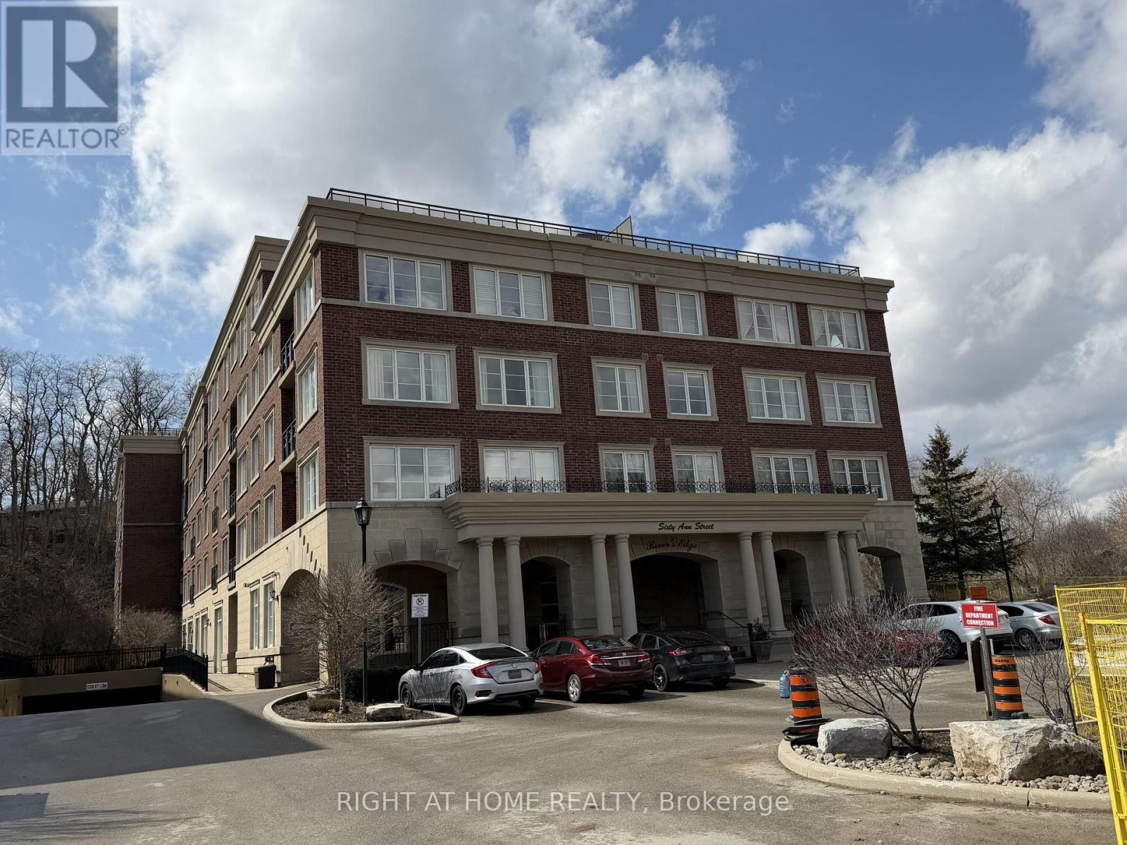 309 - 60 ANN STREET