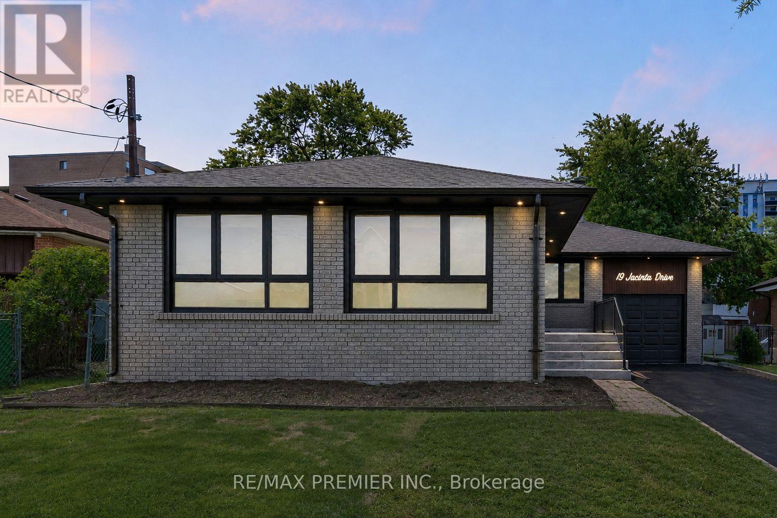 19 JACINTA DRIVE