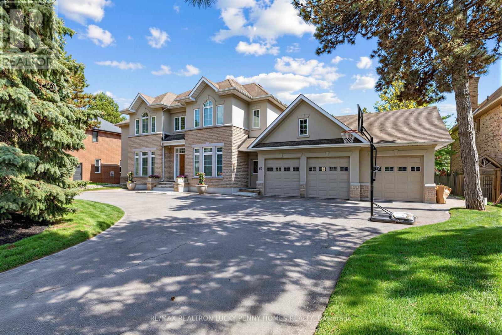 63 POMANDER ROAD