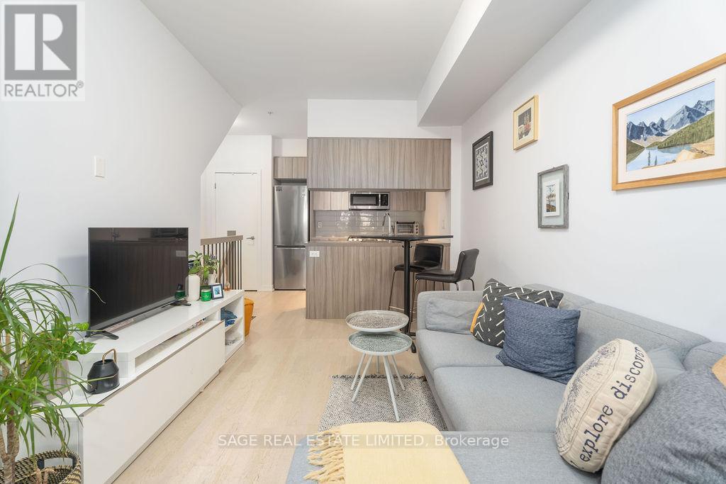 TH3 - 150 BROADVIEW AVENUE