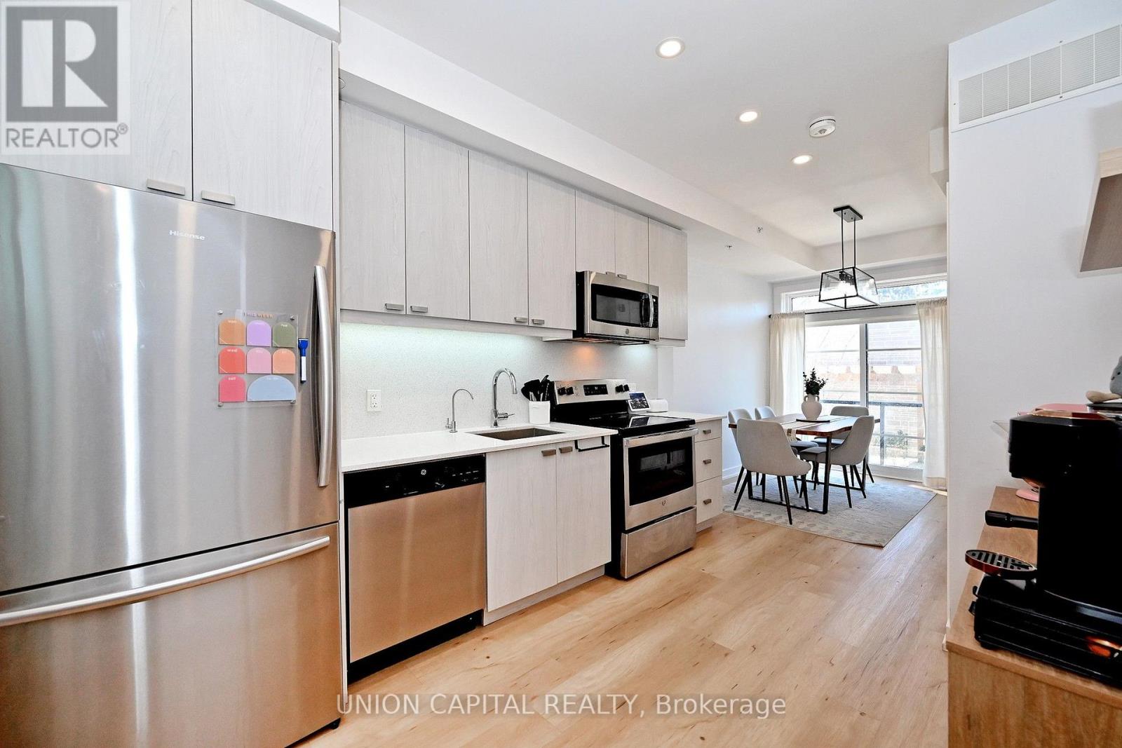 39 - 57 FINCH AVENUE W