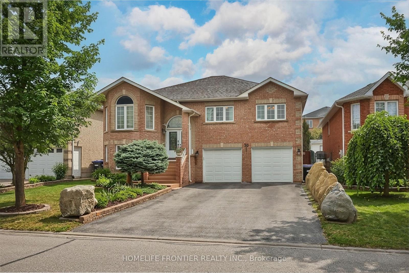 30 SAINT AVENUE