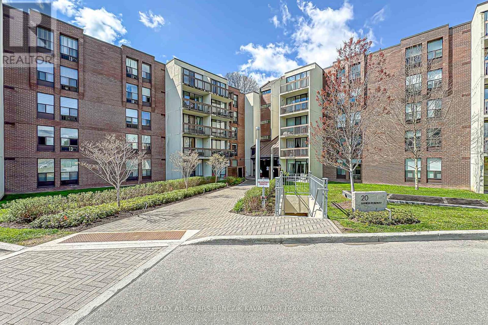 408 - 20 FASHION ROSEWAY