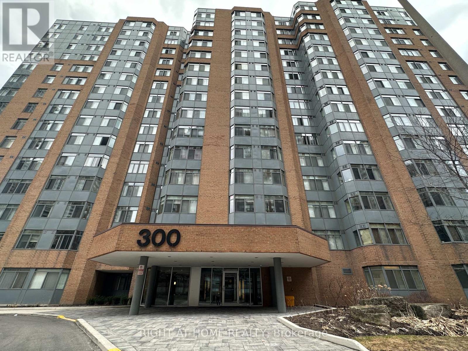 1406 - 300 WEBB DRIVE