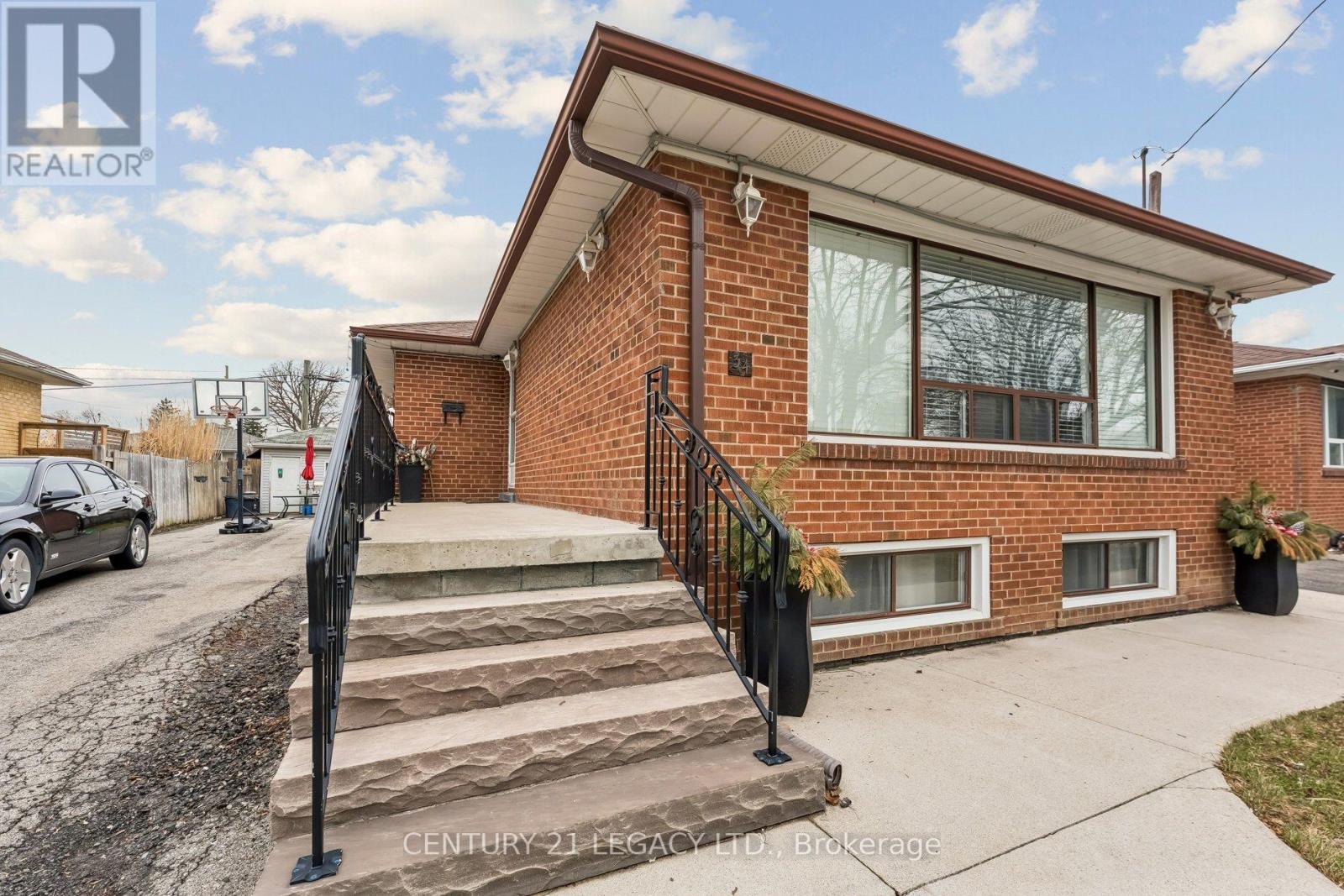 34 CUMBERLAND DRIVE