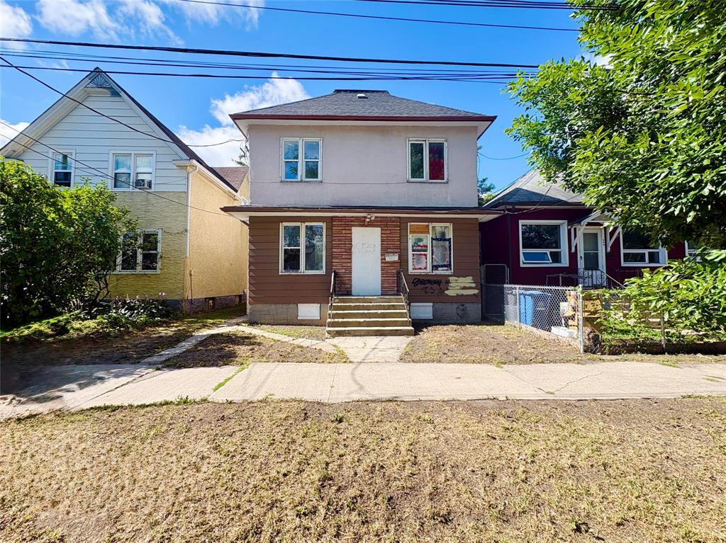 High-Yield North End Duplex Opportunity