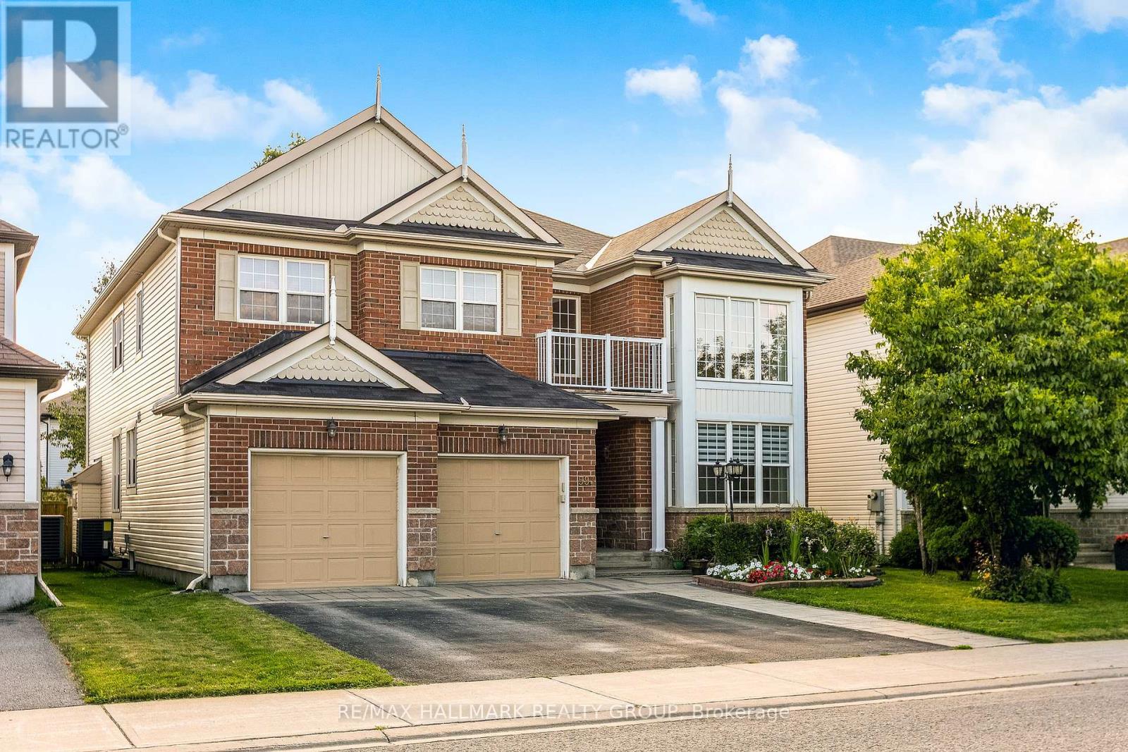 Luxury detached home in Barrhaven