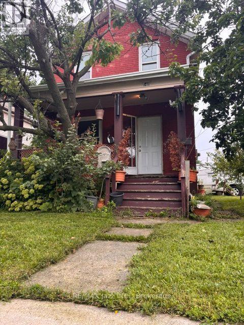 548 FRONT STREET