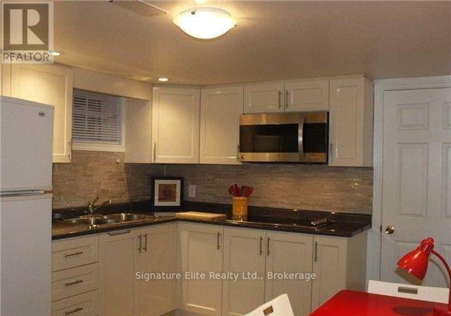 LOWER - 230 CLONMORE DRIVE