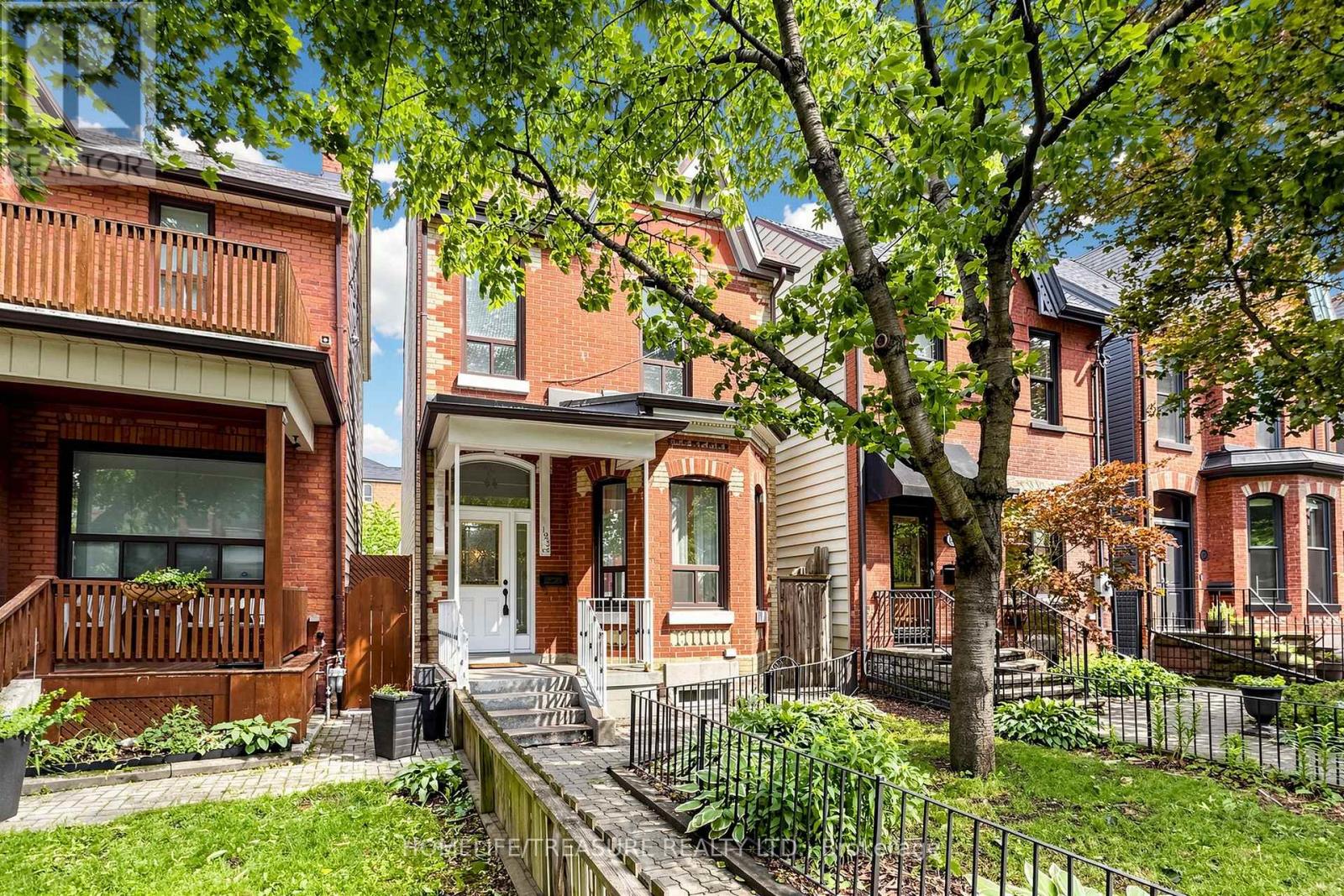 123 ROBERT STREET