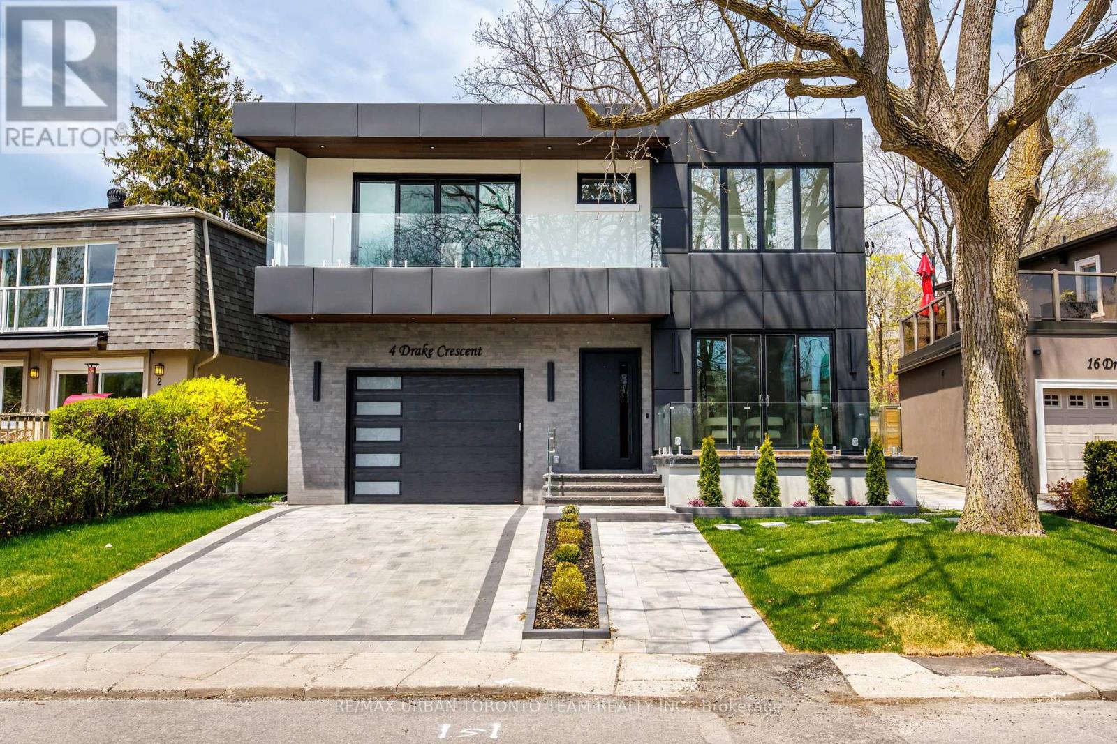 4 DRAKE CRESCENT