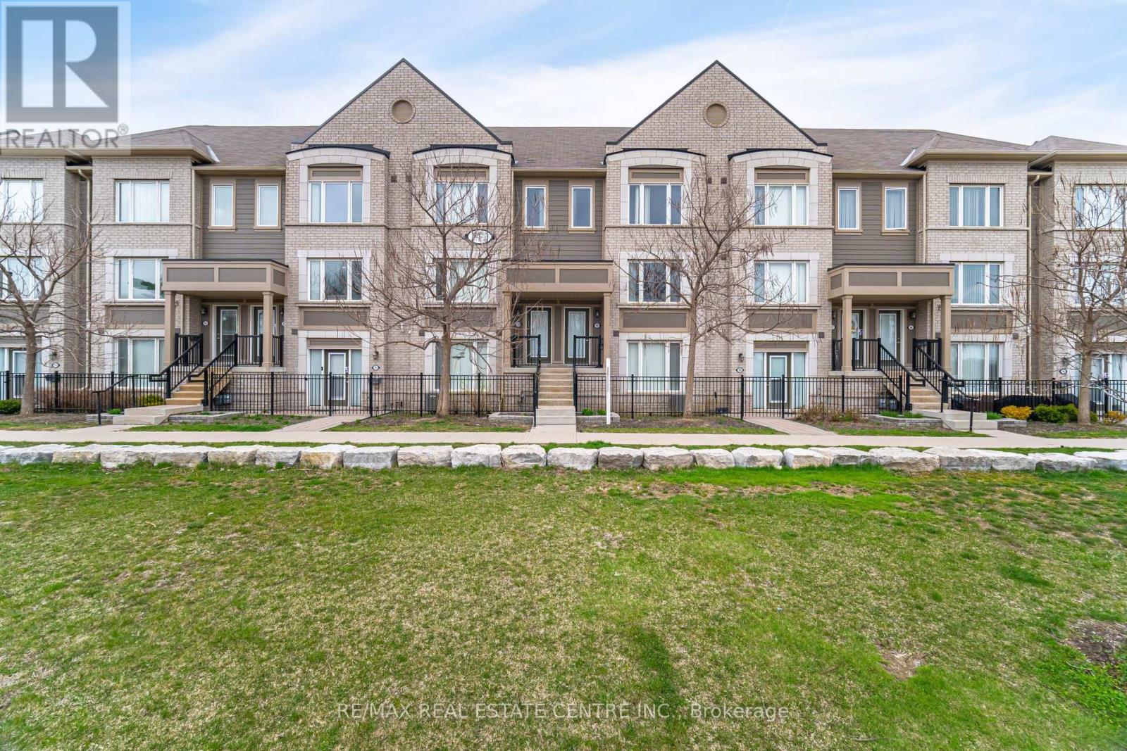 99 - 1 BECKENROSE COURT