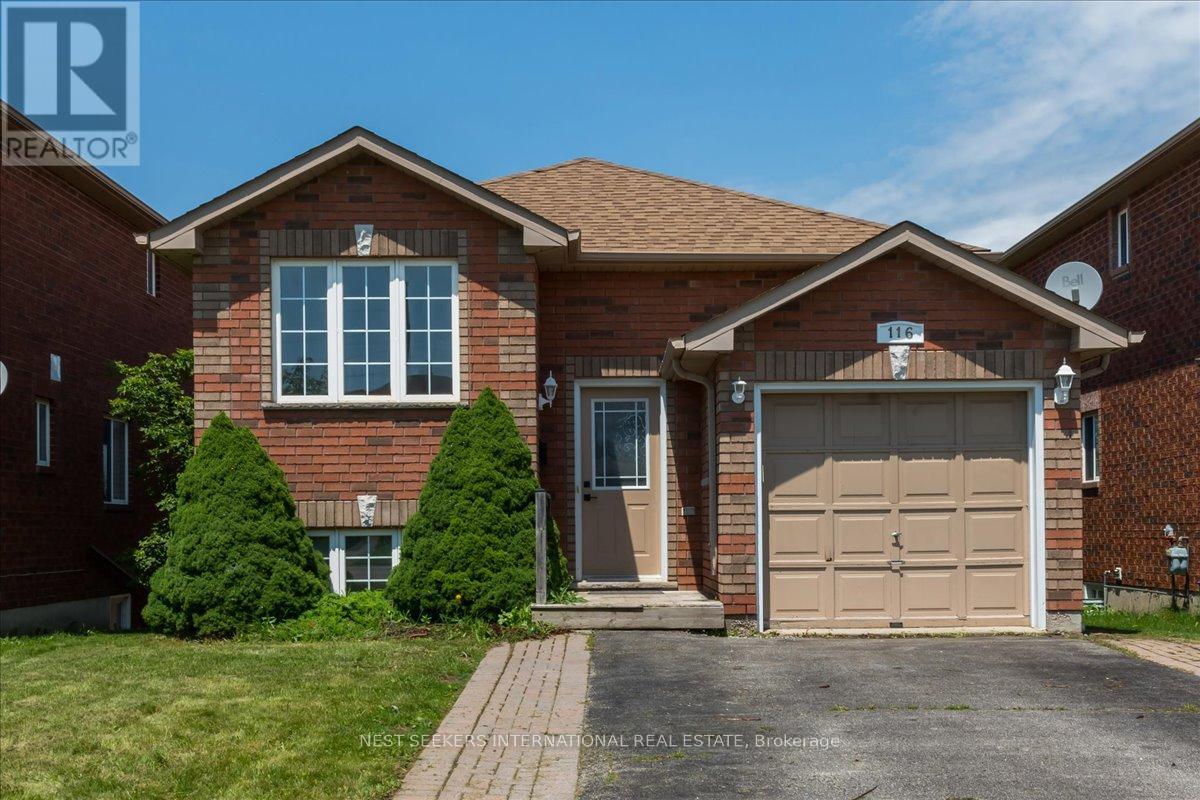 UPPER LEVEL - 116 COURTNEY CRESCENT