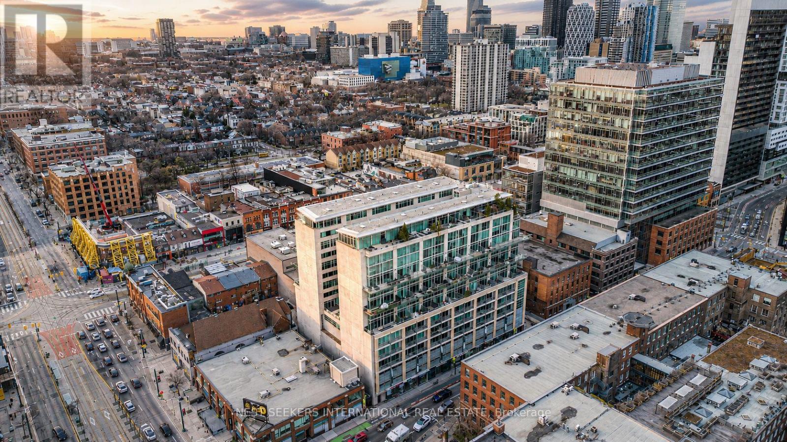 519 - 388 RICHMOND STREET W