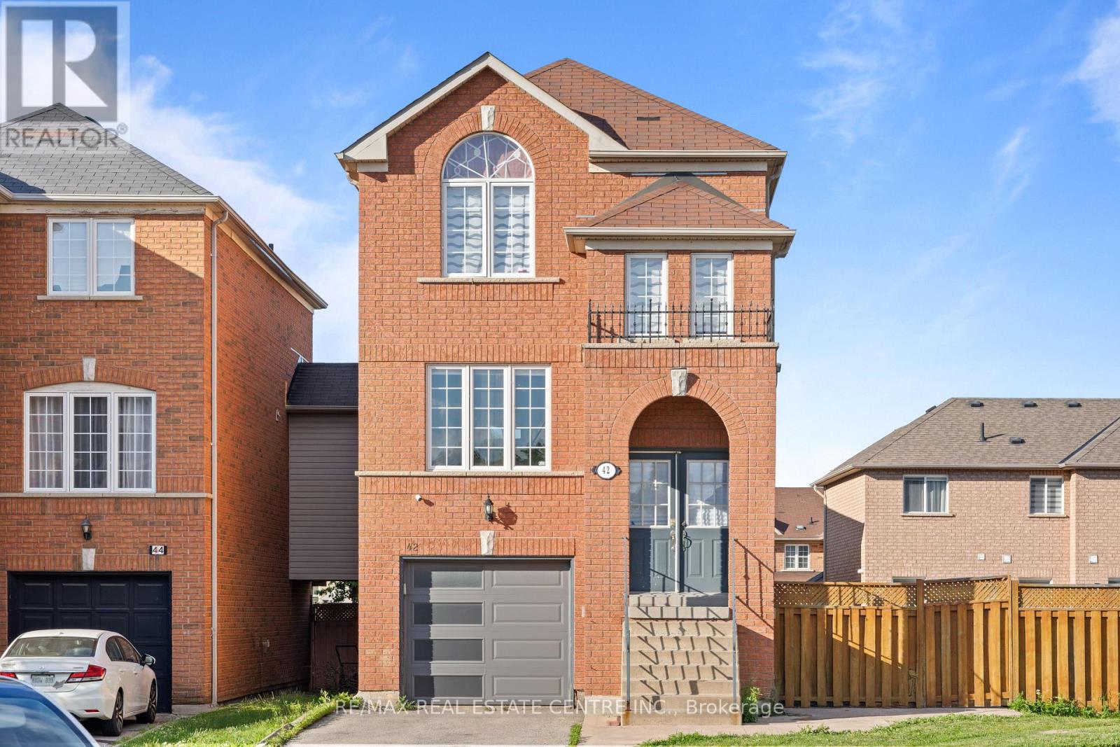 42 DOMENICO CRESCENT