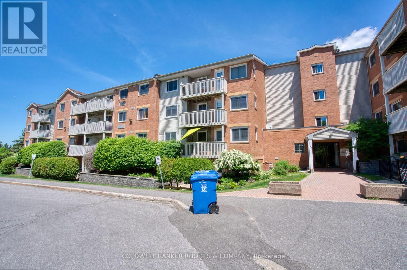 For sale: 407 - 325 CENTRUM BOULEVARD, Ottawa, Ontario K1E3W8