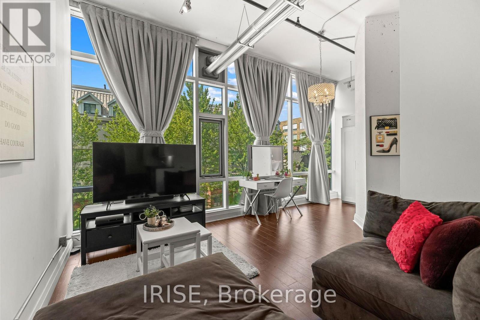305 - 477 RICHMOND STREET W