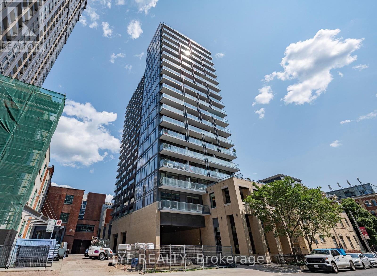 402 - 105 GEORGE STREET