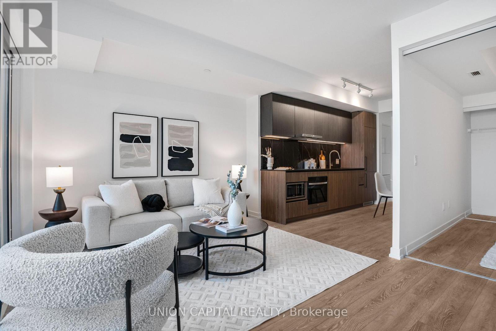 835 - 1100 SHEPPARD AVENUE W