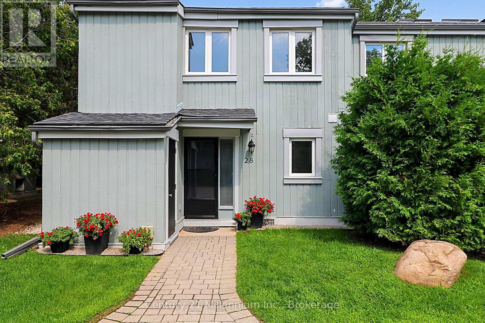 28 - 127 FAIRWAY CRESCENT