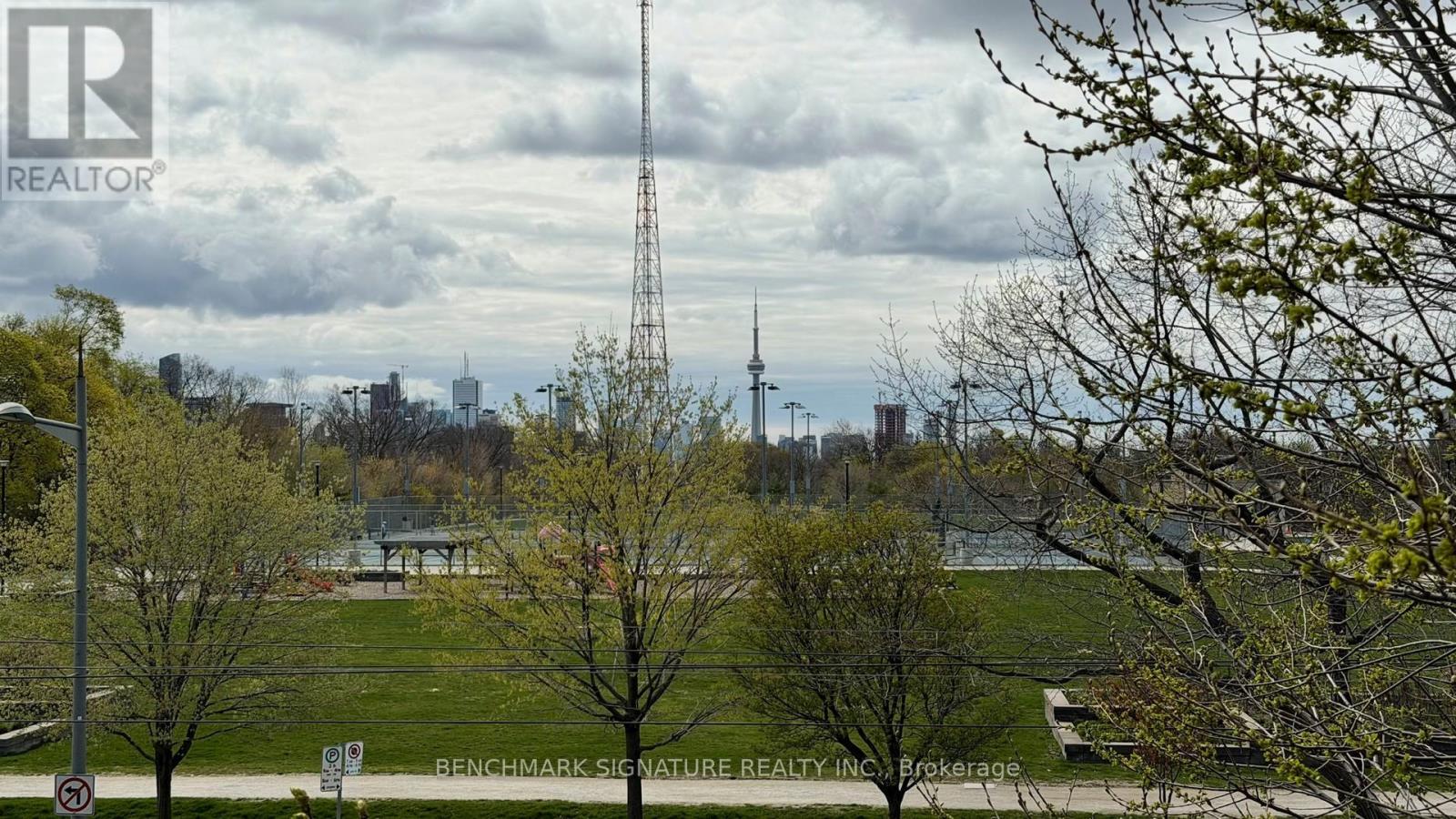TH106 - 6 PARKWOOD AVENUE