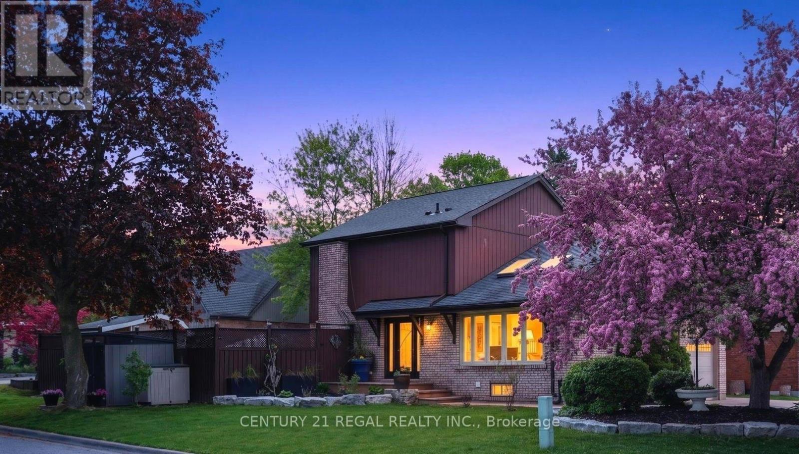 481 CAMELOT DRIVE W
