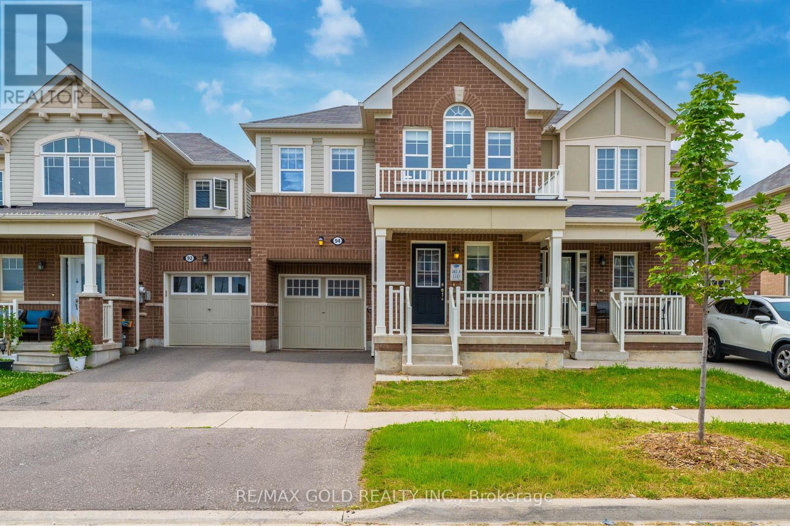 94 BENHURST CRESCENT