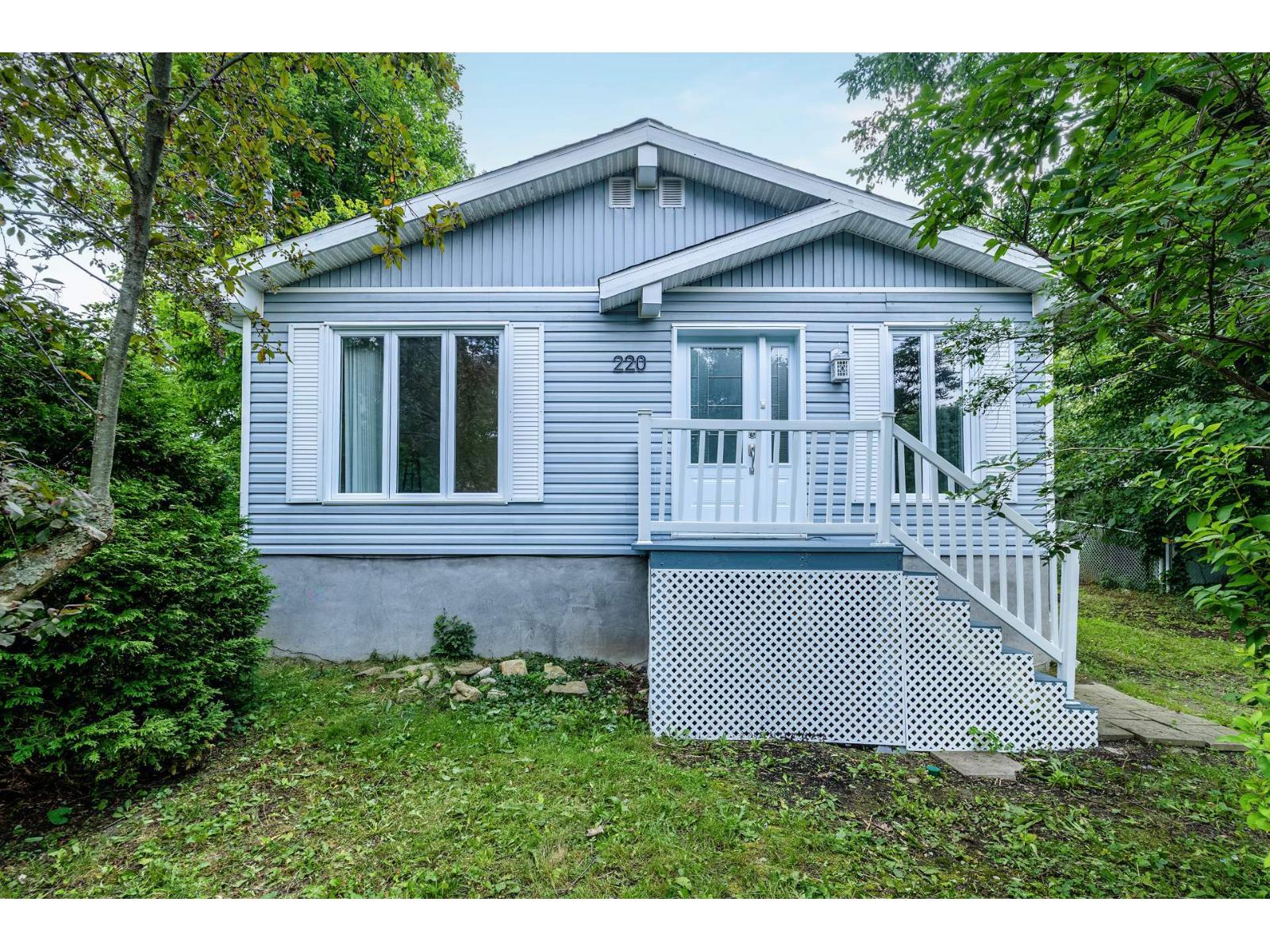 220 Av. des Pluviers — photo 3